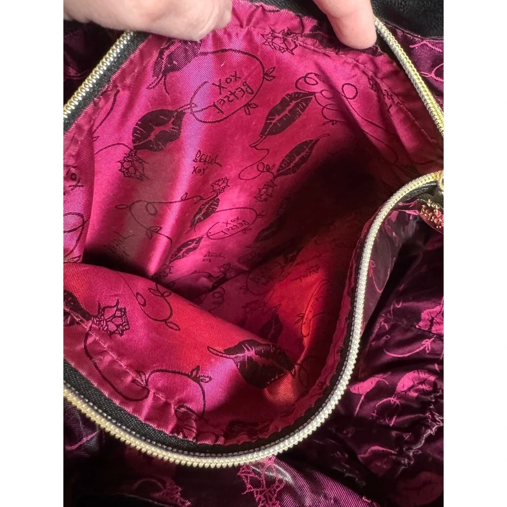 Betsey Johnson Cream Quilted Heart Tote Bag with Large Black Bow Gold Hardware - Picture 6 of 9